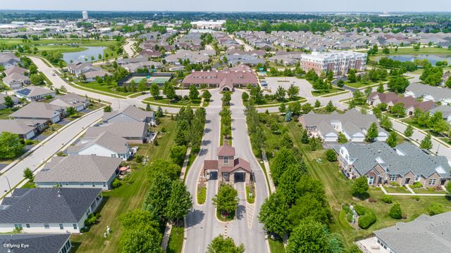 2727 Northmoor Drive, Naperville, IL 60564