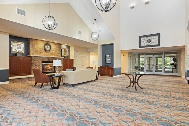 2727 Northmoor Drive, Naperville, IL 60564