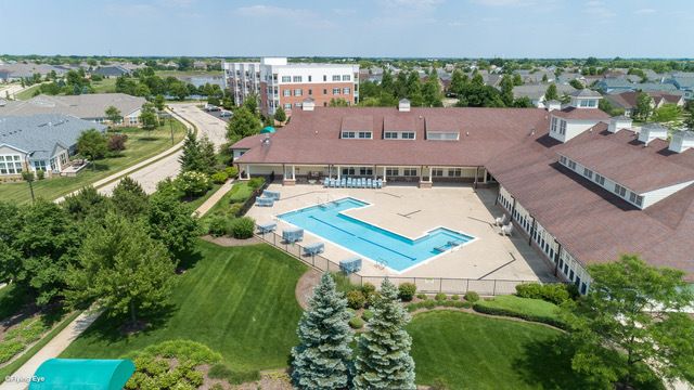 2727 Northmoor Drive, Naperville, IL 60564