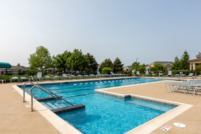 2727 Northmoor Drive, Naperville, IL 60564