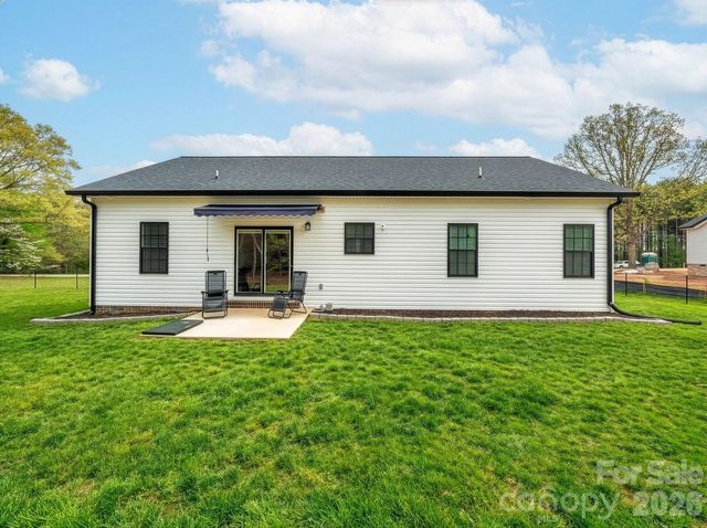 2462 Shoal Road, Crouse, NC 28033
