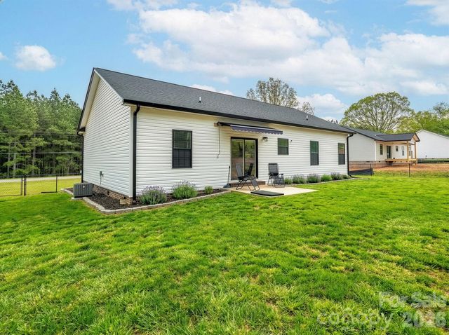 2462 Shoal Road, Crouse, NC 28033