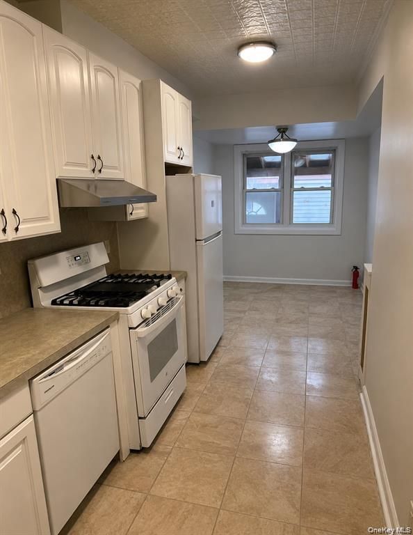 8561 67th Avenue, Rego Park, NY 11374 — photo 2
