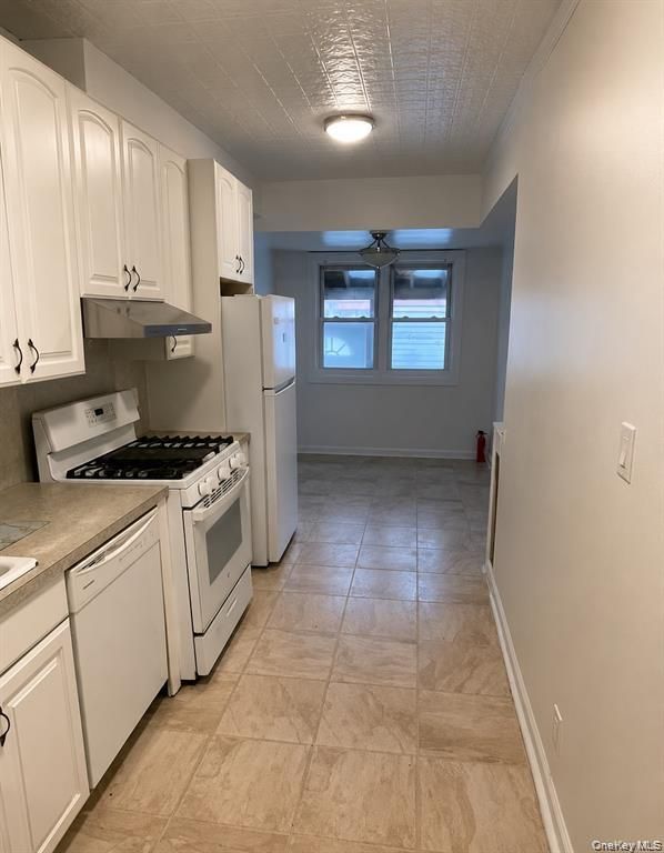8561 67th Avenue, Rego Park, NY 11374 — photo 4