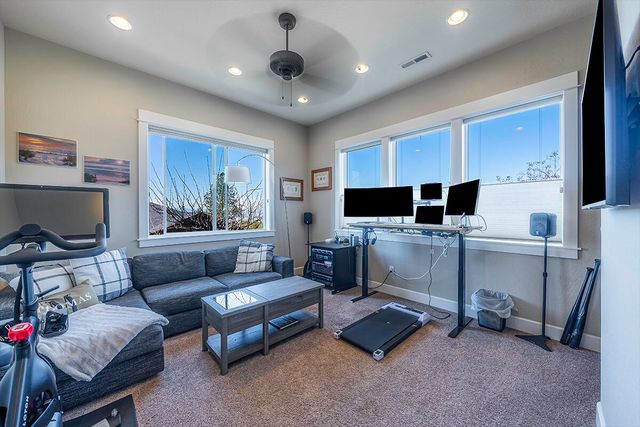 3274 Annapolis Drive, Medford, OR 97504