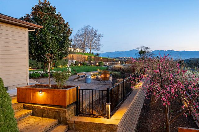 3274 Annapolis Drive, Medford, OR 97504