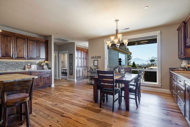 3274 Annapolis Drive, Medford, OR 97504