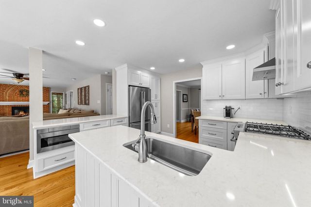 2 ALDWORTH CT, Medford, NJ 08055