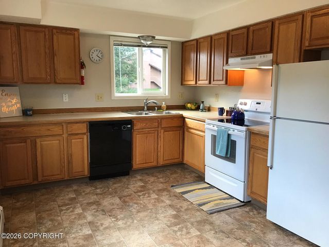 8621 Molanary Drive, Anchorage, AK 99502