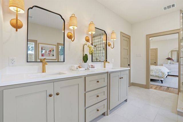 1817 5th Avenue, Fort Worth, TX 76110