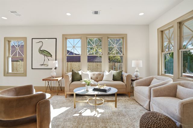 1817 5th Avenue, Fort Worth, TX 76110