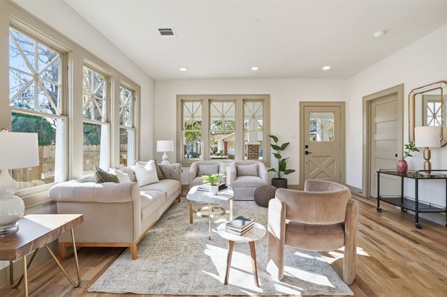 1817 5th Avenue, Fort Worth, TX 76110