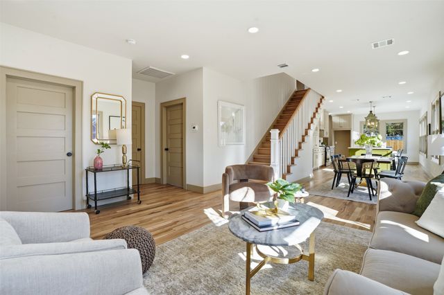 1817 5th Avenue, Fort Worth, TX 76110