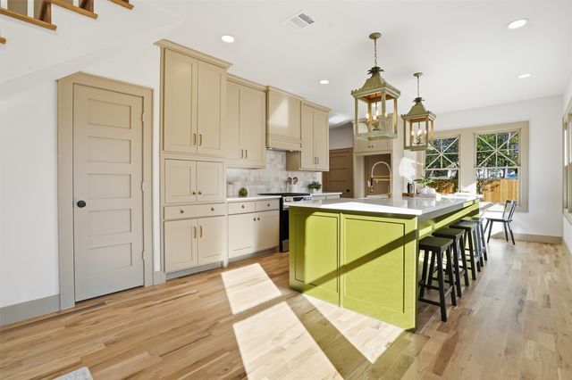 1817 5th Avenue, Fort Worth, TX 76110