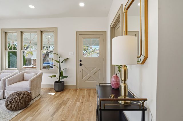 1817 5th Avenue, Fort Worth, TX 76110