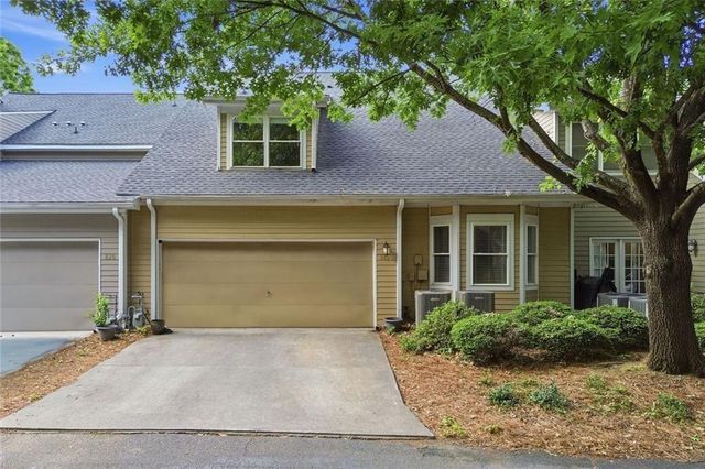 815 Freedom Lane, Roswell, GA 30075