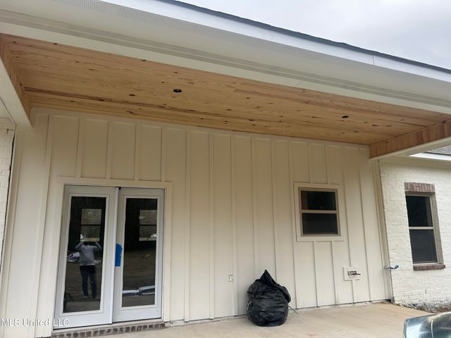 2321 N Pine Lea Drive, Jackson, MS 39209