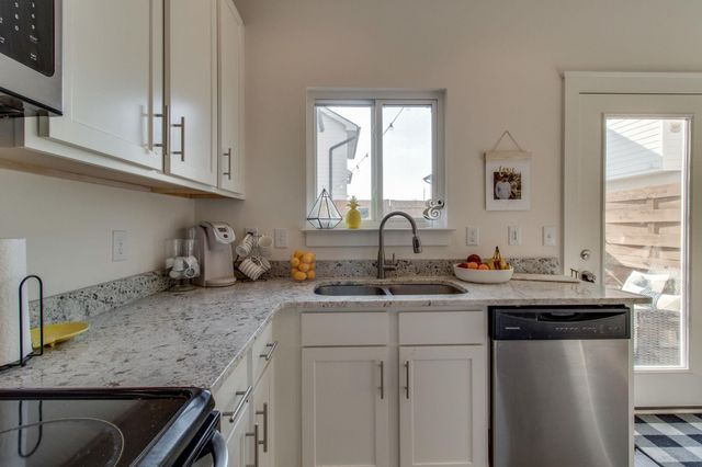 404 W Mill Dr, Nashville, TN 37209