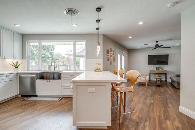 4144 Whitfield Avenue, Fort Worth, TX 76109