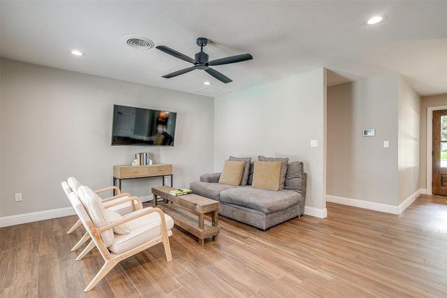 4144 Whitfield Avenue, Fort Worth, TX 76109