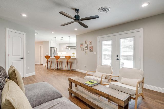 4144 Whitfield Avenue, Fort Worth, TX 76109