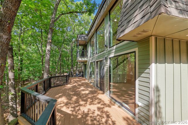 1296 Robin Hood, Eufaula, OK 74432