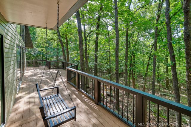 1296 Robin Hood, Eufaula, OK 74432