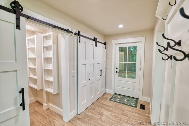 1296 Robin Hood, Eufaula, OK 74432