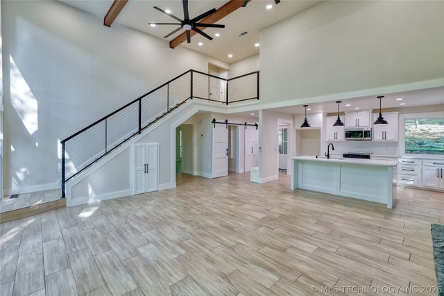 1296 Robin Hood, Eufaula, OK 74432