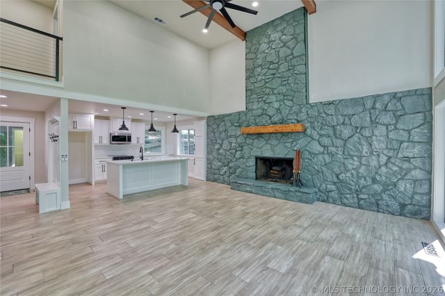 1296 Robin Hood, Eufaula, OK 74432