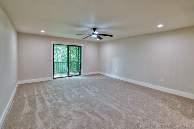 1296 Robin Hood, Eufaula, OK 74432