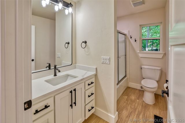 1296 Robin Hood, Eufaula, OK 74432