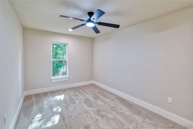 1296 Robin Hood, Eufaula, OK 74432