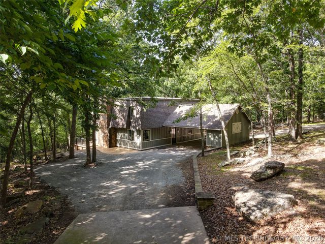 1296 Robin Hood, Eufaula, OK 74432