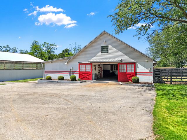 1300 Troy Road, Wilmore, KY 40390
