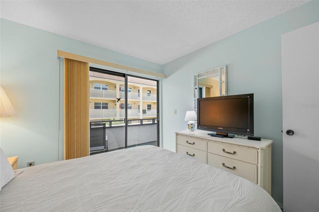 1555 TARPON CENTER DRIVE 156, Venice, FL 34285