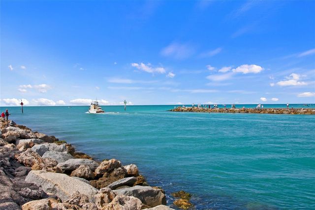 1555 TARPON CENTER DRIVE 156, Venice, FL 34285