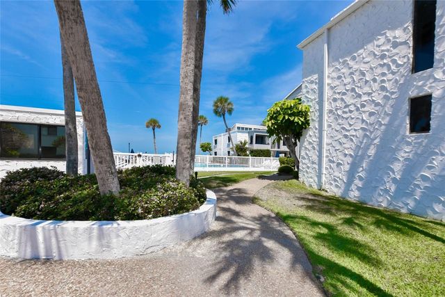 1555 TARPON CENTER DRIVE 156, Venice, FL 34285