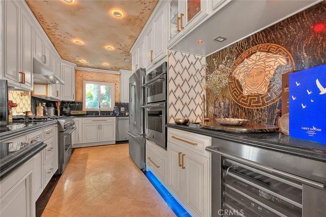 17419 Cohasset, Lake Balboa, CA 91406