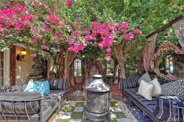 17419 Cohasset, Lake Balboa, CA 91406