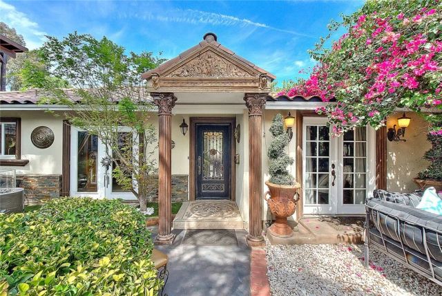 17419 Cohasset, Lake Balboa, CA 91406