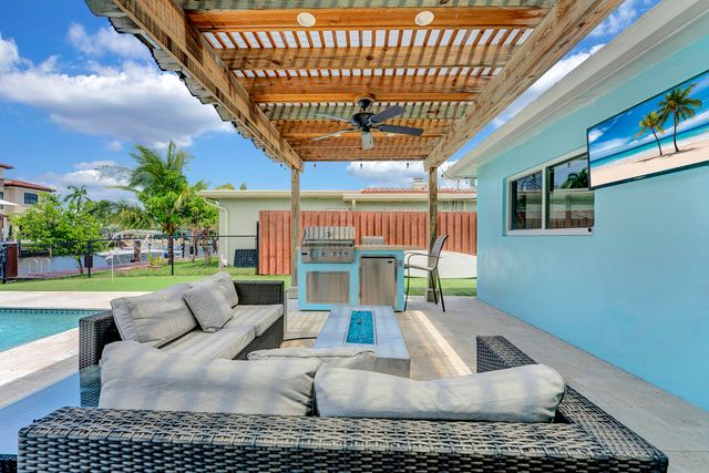 2291 SE 15th Street, Pompano Beach, FL 33062