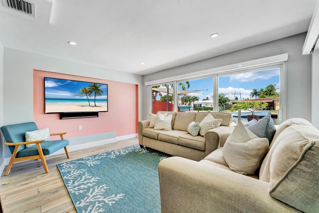 2291 SE 15th Street, Pompano Beach, FL 33062