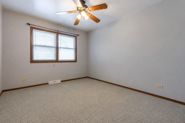 793 Santa Fe Court, Carol Stream, IL 60188