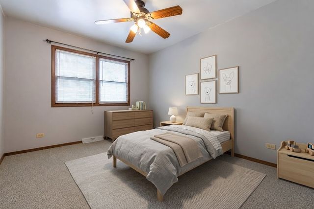 793 Santa Fe Court, Carol Stream, IL 60188