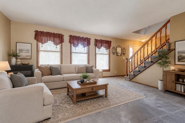 793 Santa Fe Court, Carol Stream, IL 60188