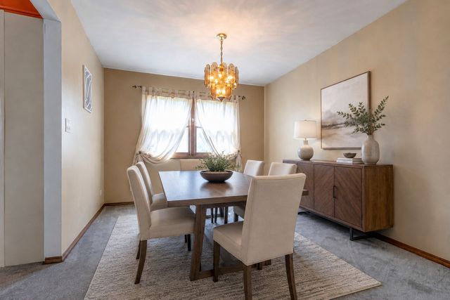 793 Santa Fe Court, Carol Stream, IL 60188