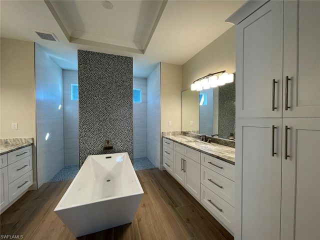 2303 SW 43rd TER, Cape Coral, FL 33914
