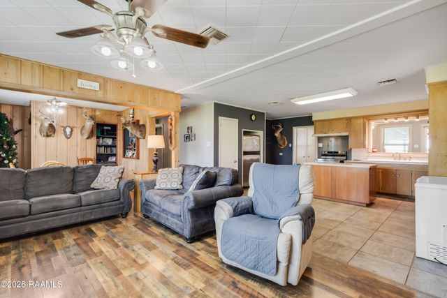 3805 E Hwy 90, New Iberia, LA 70560