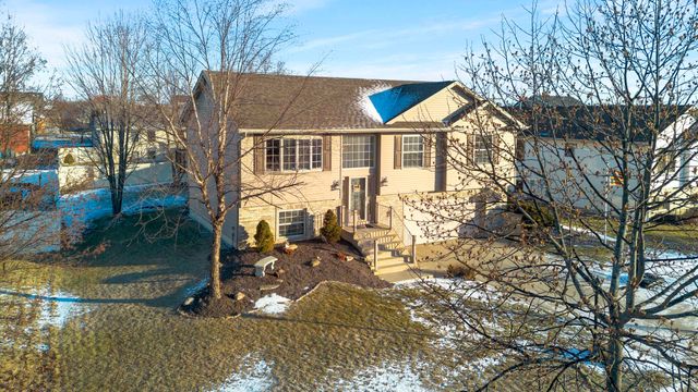 822 Seminole Drive, Lowell, IN 46356